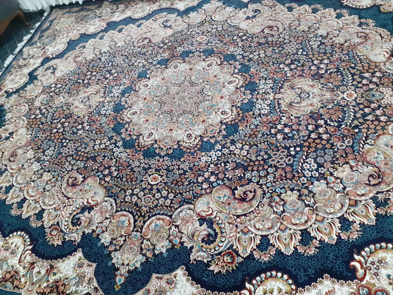 فرش ۳ در ۴|فرش|مشهد, رده|دیوار