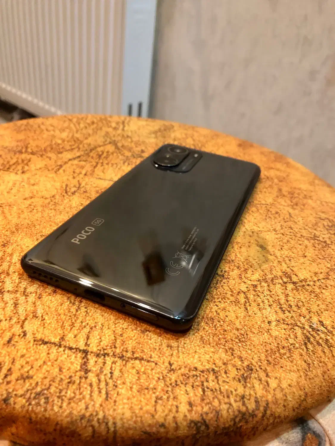 پوکو اف ۳|موبایل|فردیس, دهکده|دیوار