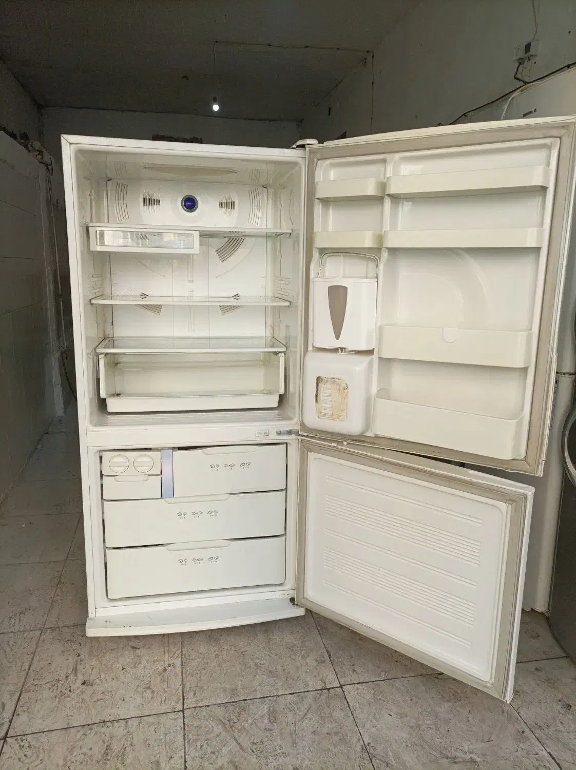 یخچال وفریزر اسنوا ۳۰ فوت تمیز جادار|یخچال و فریزر|کرج, محمد آباد|دیوار