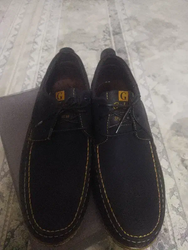 یک عدد کفش نو استفاده نشده|کیف، کفش، کمربند|پیشوا, |دیوار