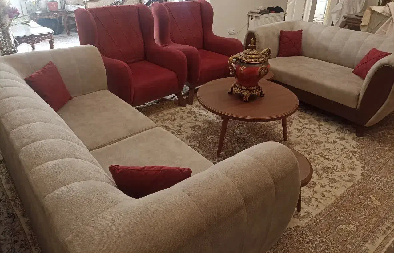 مبل هفت نفره همراه با میز نهار خوری شش نفره|مبلمان خانگی و میز عسلی|تهران, آشتیانی|دیوار