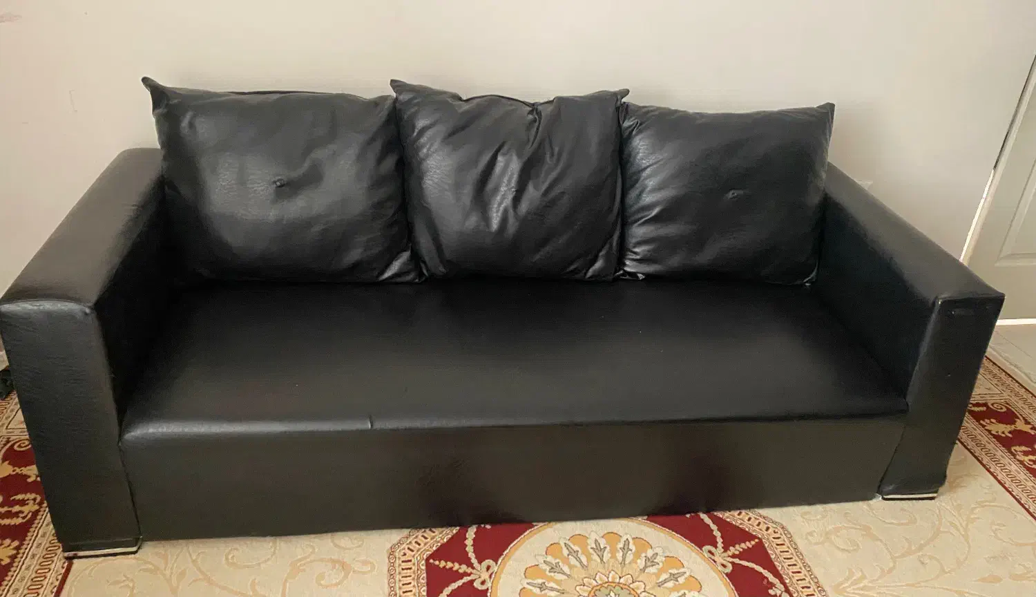 مبل چرمی ۷ نفره فقط ۷تومن|مبلمان خانگی و میز عسلی|صدرا-فارس, فاز ۱|دیوار