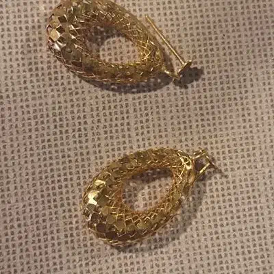 گوشواره طلا|جواهرات|شیراز, میدان قائم|دیوار