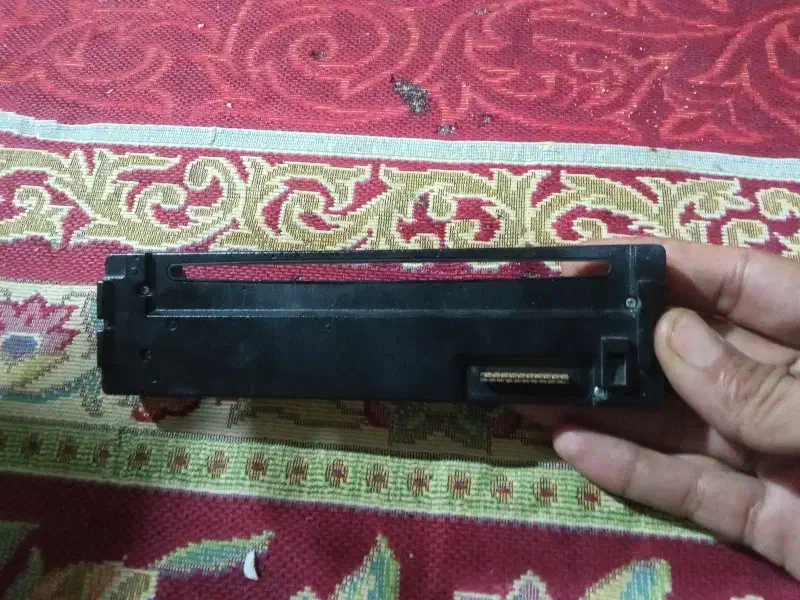 کفی جی وی سی گمشده|اشیا|زابل, |دیوار