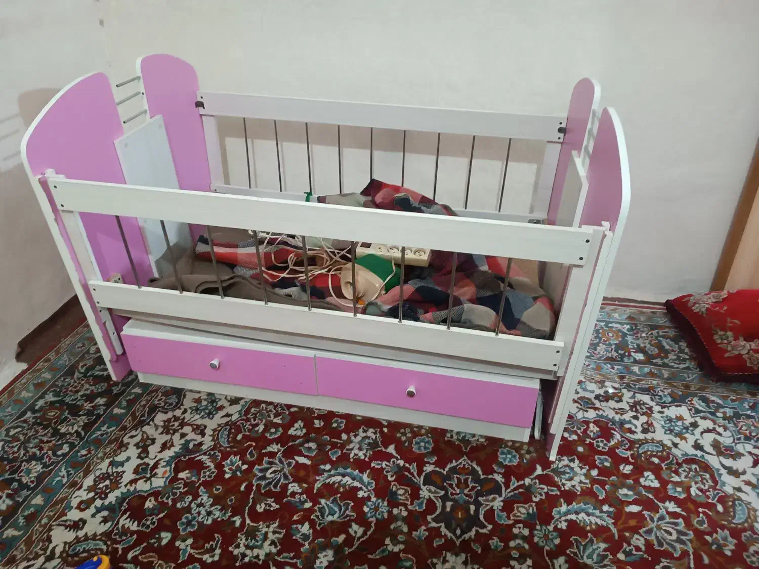 چند عدد وسایل منزل به قیمت عالی|تخت و صندلی بچه|خورموج, |دیوار