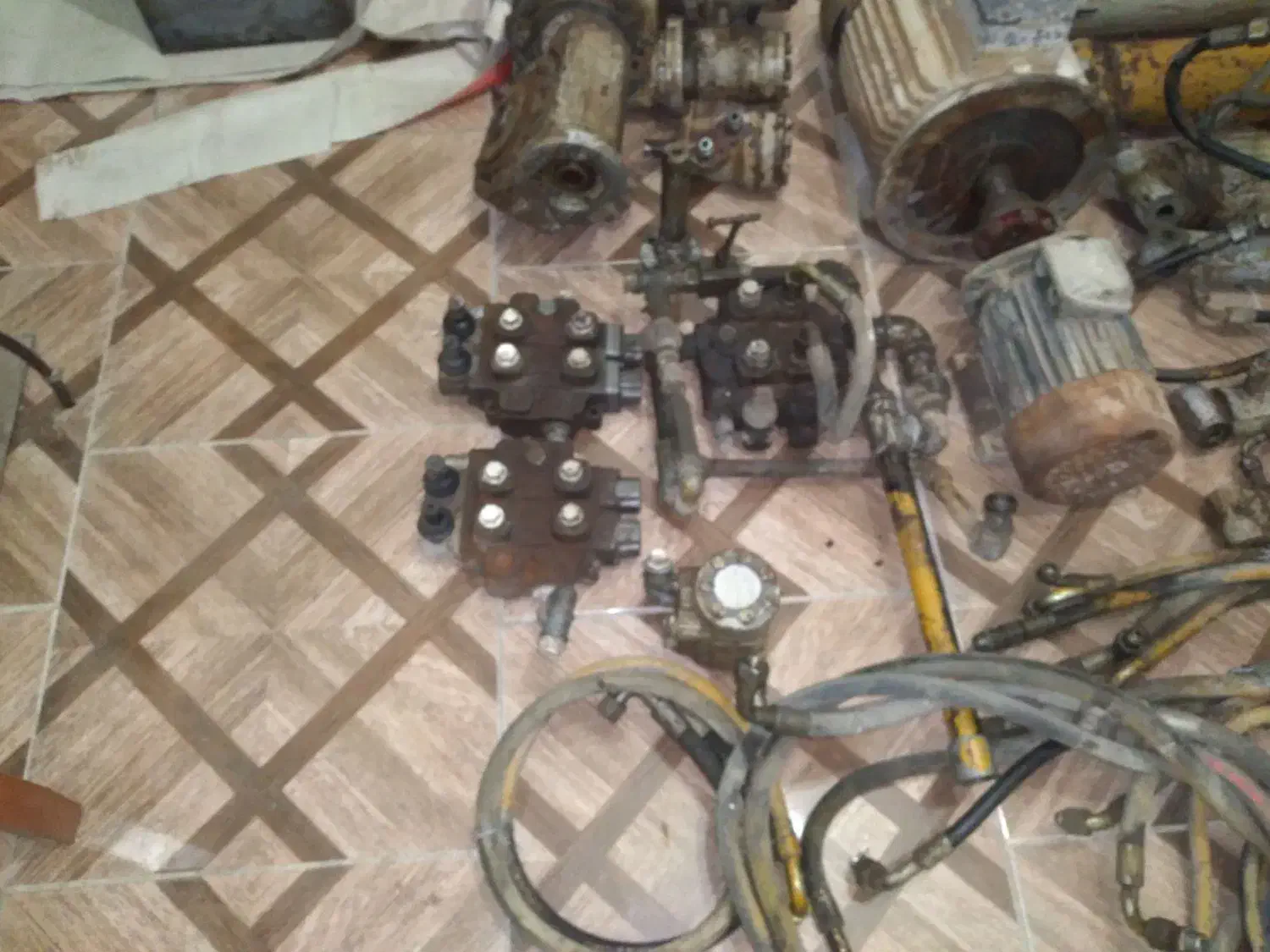 لوازم وقطهات صنعتی|ماشین‌آلات صنعتی|مشهد, هنرور|دیوار