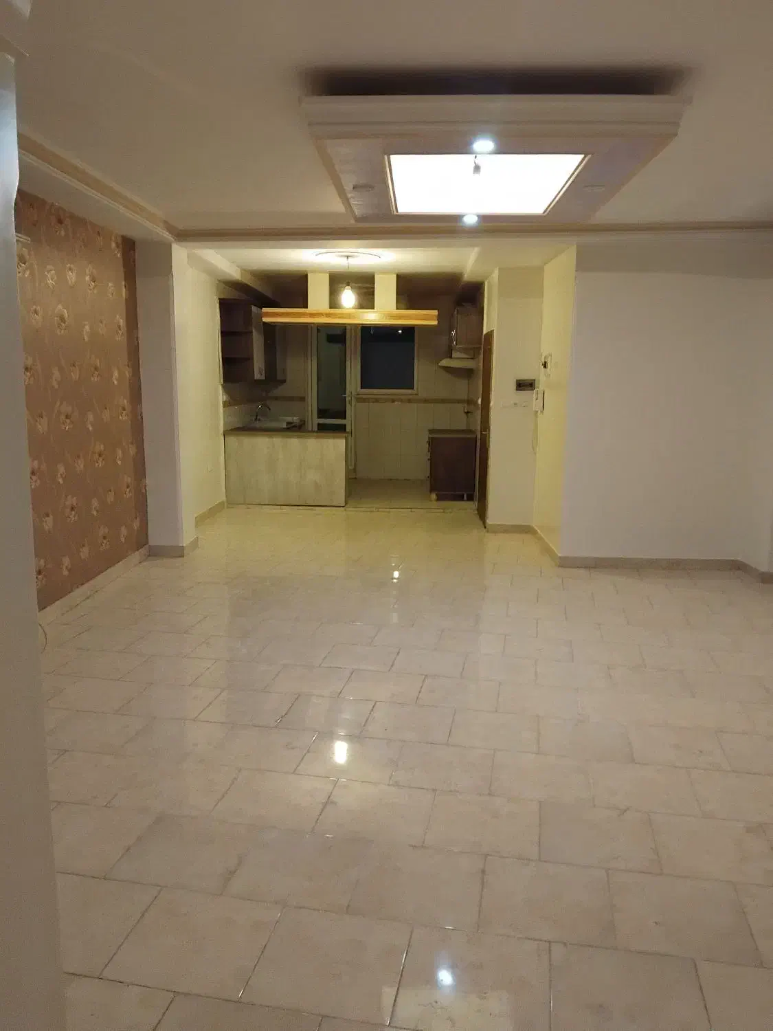 آپارتمان ۹۱ متری تک واحدی/۵دقیقه تامترو وبی ارتی|فروش آپارتمان|تهران, شهرک صادقیه|دیوار