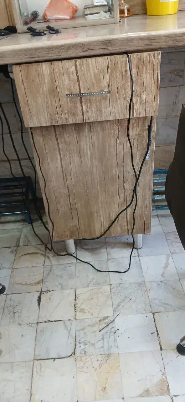 دکور آرایشگاه|آرایشگاه و سالن‌های زیبایی|ورامین, ورامین|دیوار