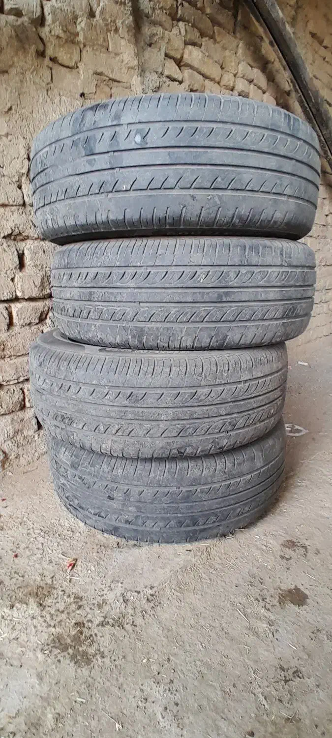 فروش چهار حلقه لاستیک پژو ۴۰۵ و پارس ۲۰۵ سایز ۱۵|قطعات یدکی و لوازم جانبی|زند, |دیوار