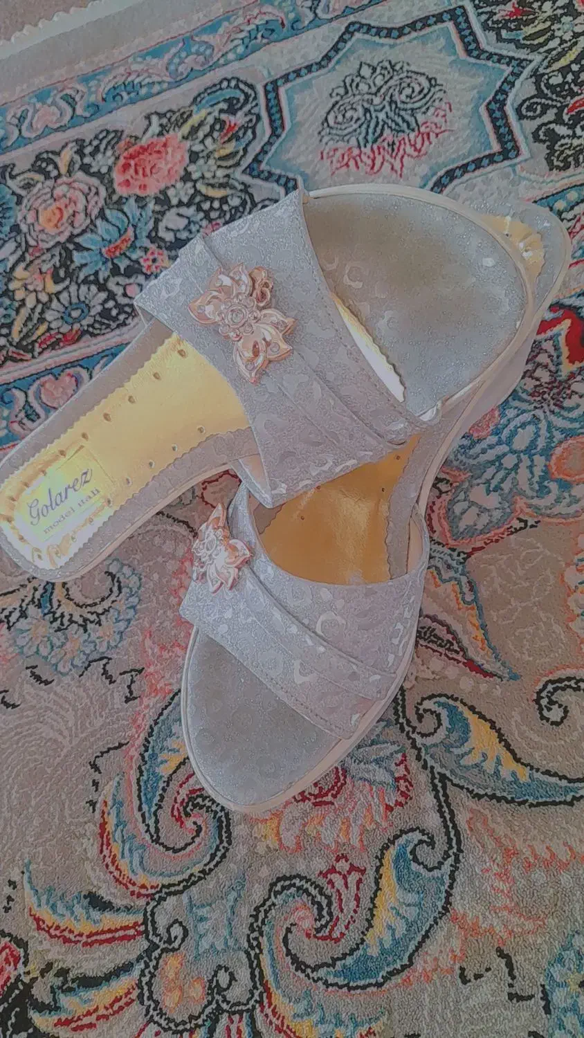 کفش|کیف، کفش، کمربند|شهریار, شهریار|دیوار