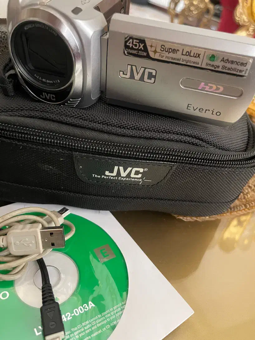 دوربین فیلمبرداری وعکاسی Jvc|دوربین عکاسی و فیلمبرداری|اراک, |دیوار