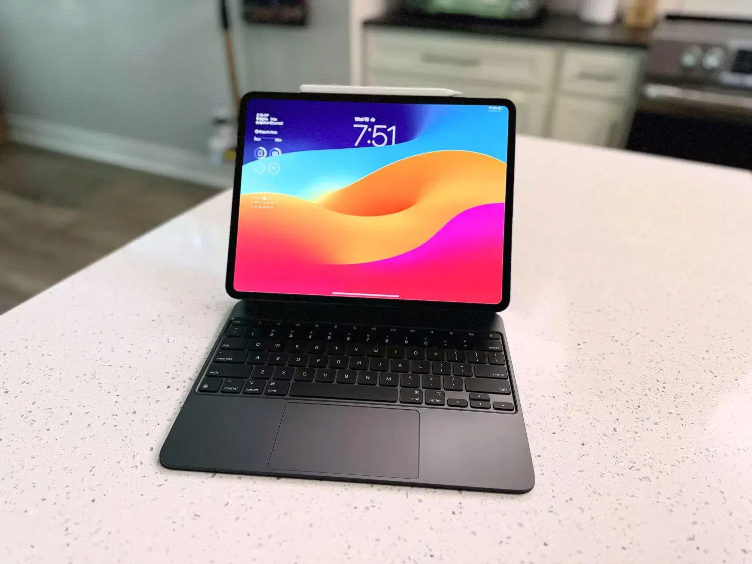 آیپاد m4 2024با کیبرد و قلم نونو|تبلت|اصفهان, راه آهن|دیوار