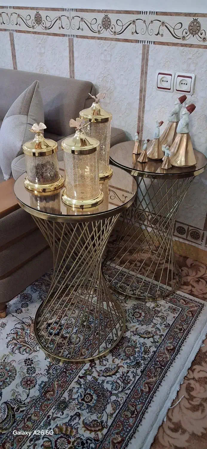 میز عسلی فلزی طلایی نو|مبلمان خانگی و میز عسلی|ملارد, |دیوار