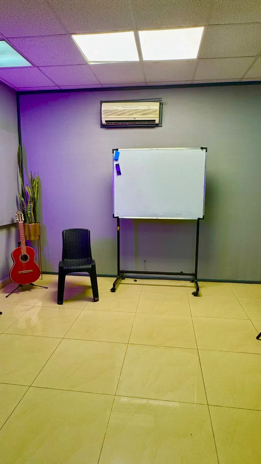 کلاس گیتار / آموزش گیتار / آموزش موسیقی|خدمات آموزشی|تهران, میدان ولیعصر|دیوار
