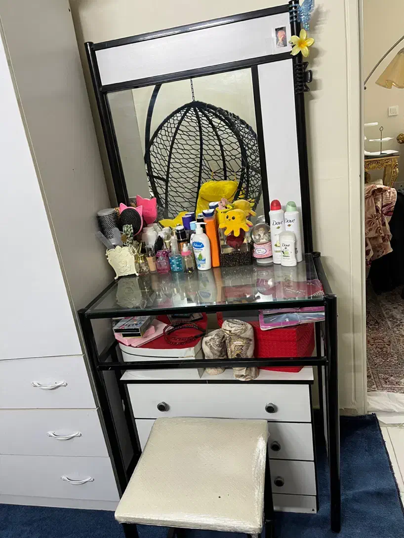 میز آرایش با صندلی|جاکفشی، کمد، دراور|تهران, منیریه|دیوار