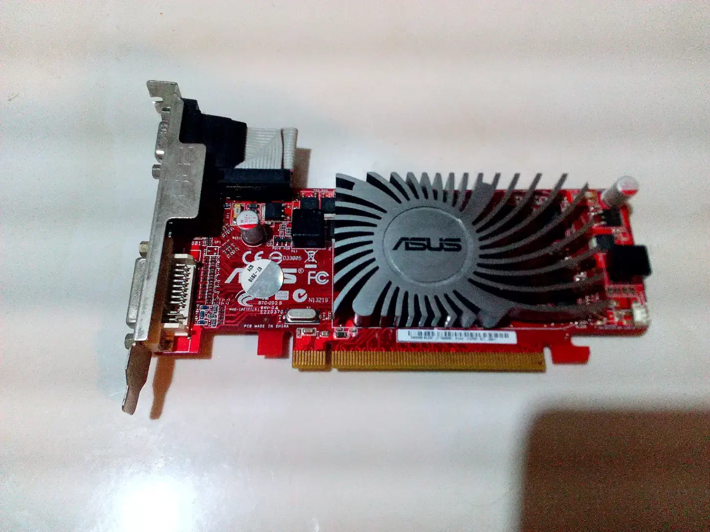 کارت گرافیک ASUS یک گیگ بسیار کم مصرف|قطعات و لوازم جانبی رایانه|بندرعباس, |دیوار