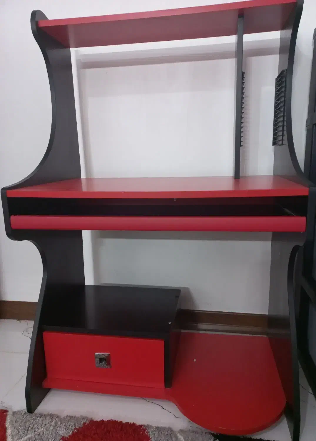 میز کامپیوتر|میز تحریر و کامپیوتر|فولادشهر, C7|دیوار