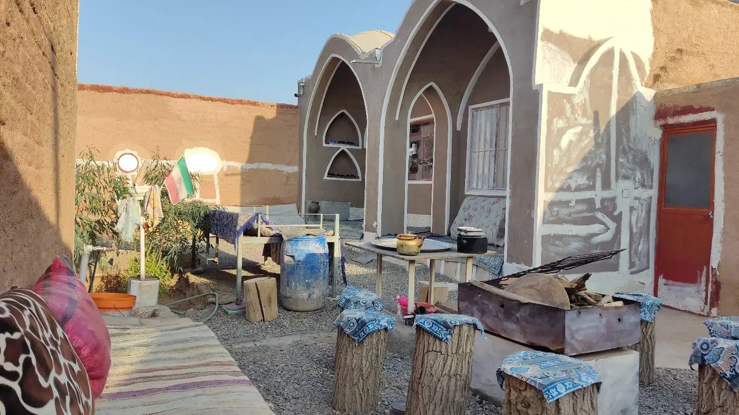 اقامتگاه و بومگردی ابوزیدآباد|اجارهٔ کوتاه‌مدت ویلا و باغ|کویرات, |دیوار