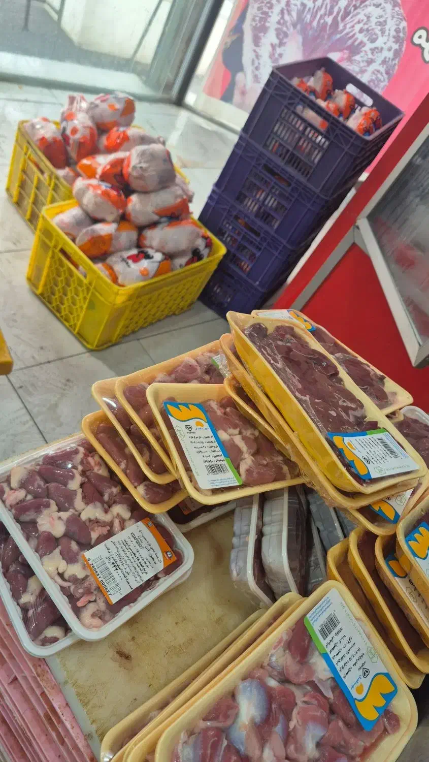 کارگر ساده|استخدام خدمات فروشگاه و رستوران|رشت, کوی بیانی|دیوار