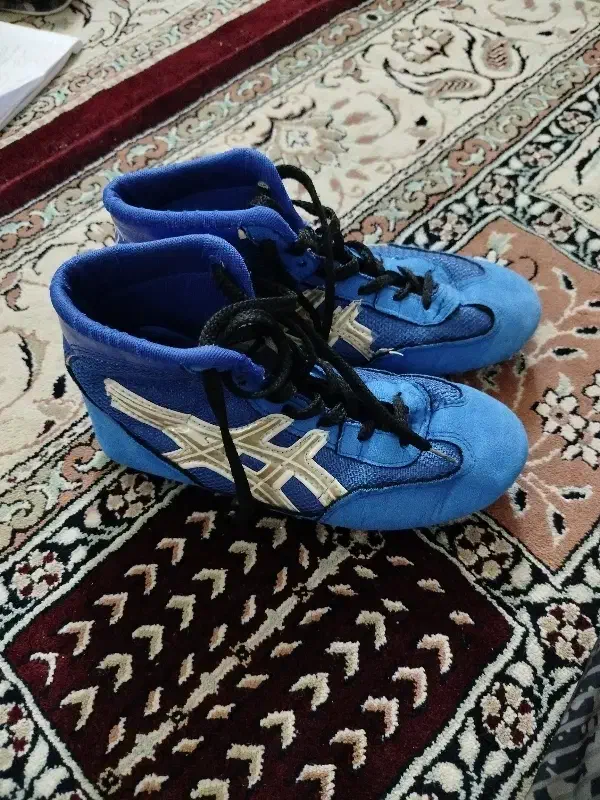 دوبانده و کفش کشتی|تجهیزات ورزشی|طرقبه, |دیوار