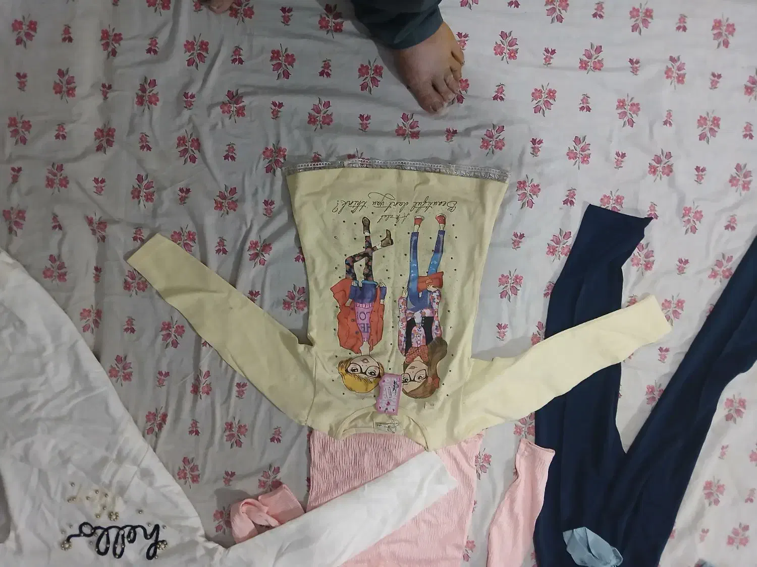 ۱۰ تکه لباس بچگانه کاملا نو|کفش و لباس بچه|چهارباغ, |دیوار