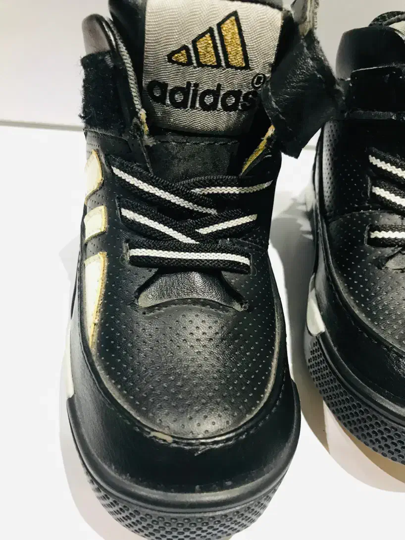 بوت بچگانه ادیداس|کفش و لباس بچه|کرج, شهرک صدف|دیوار