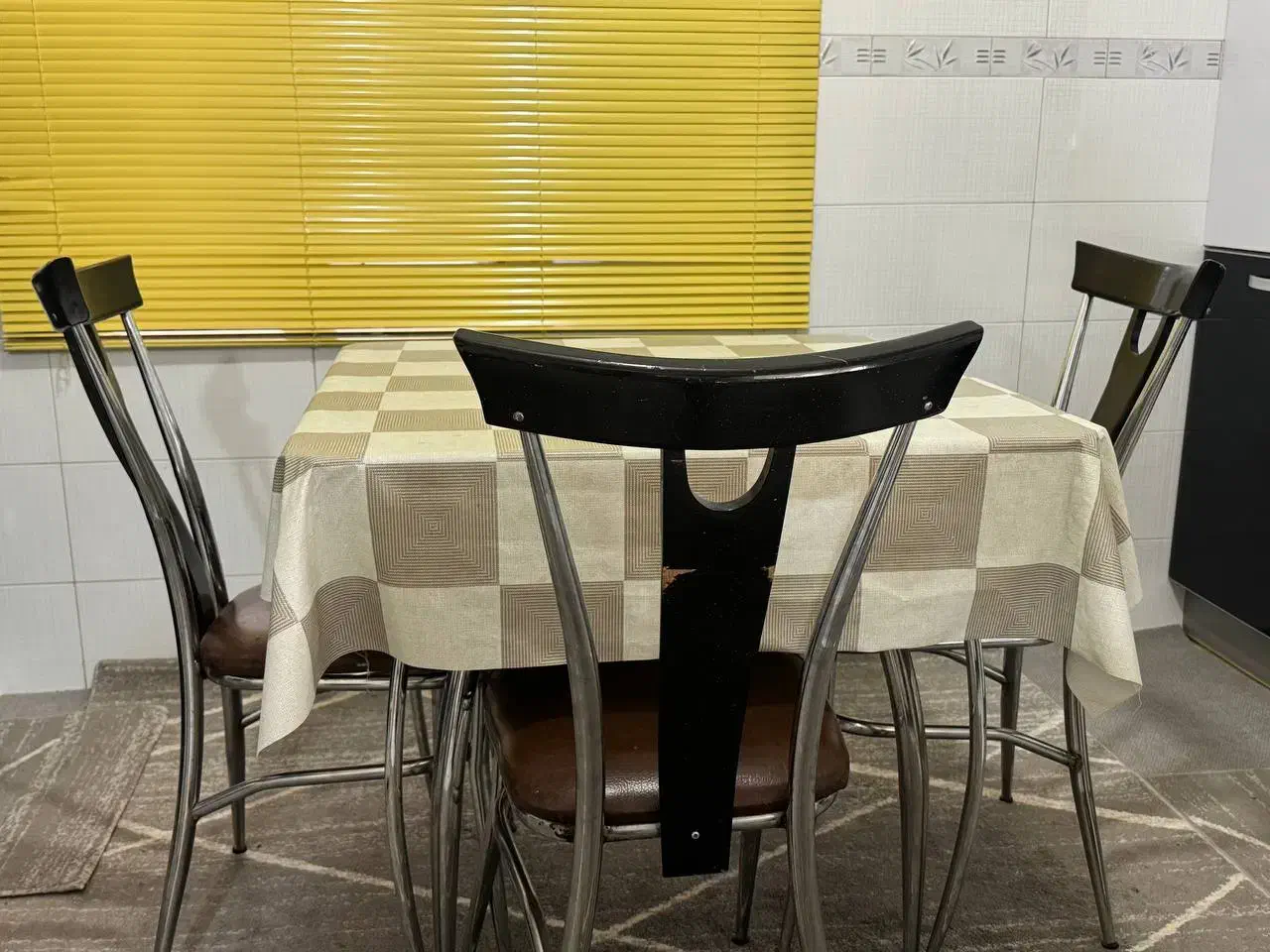 مبل و میز نهارخوری|مبلمان خانگی و میز عسلی|خلخال, |دیوار