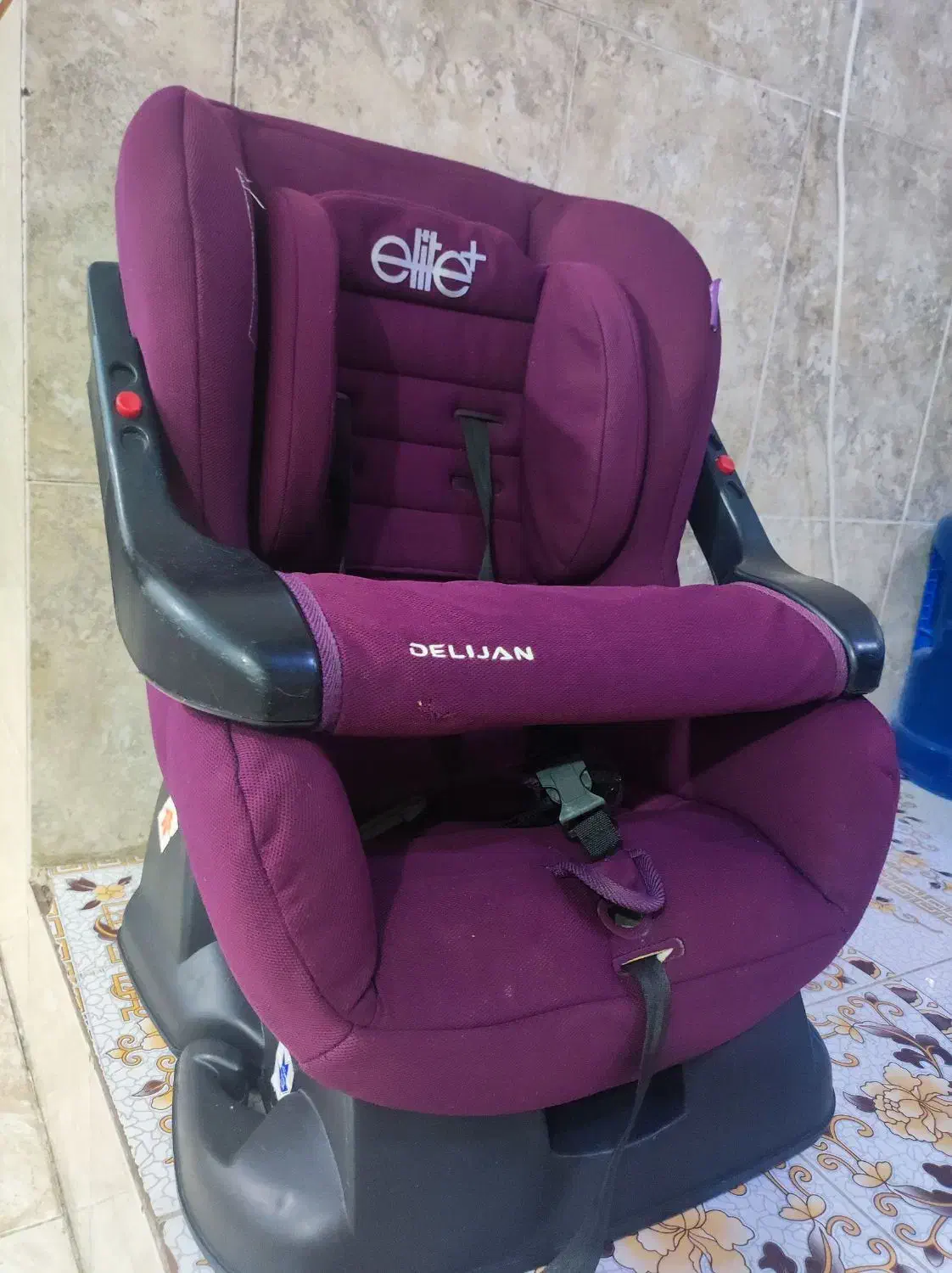 صندلی کودک ماشین|تخت و صندلی بچه|قشم, |دیوار