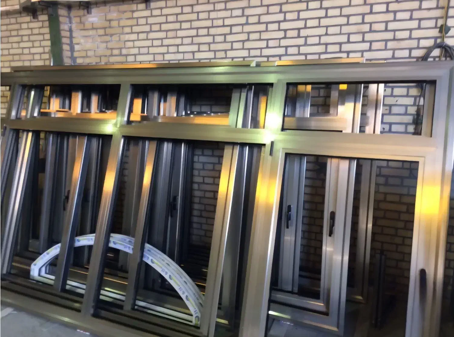 ساخت درب پنجره آلومینیم دوجداره|خدمات پیشه و مهارت|فولادشهر, فولادشهر|دیوار