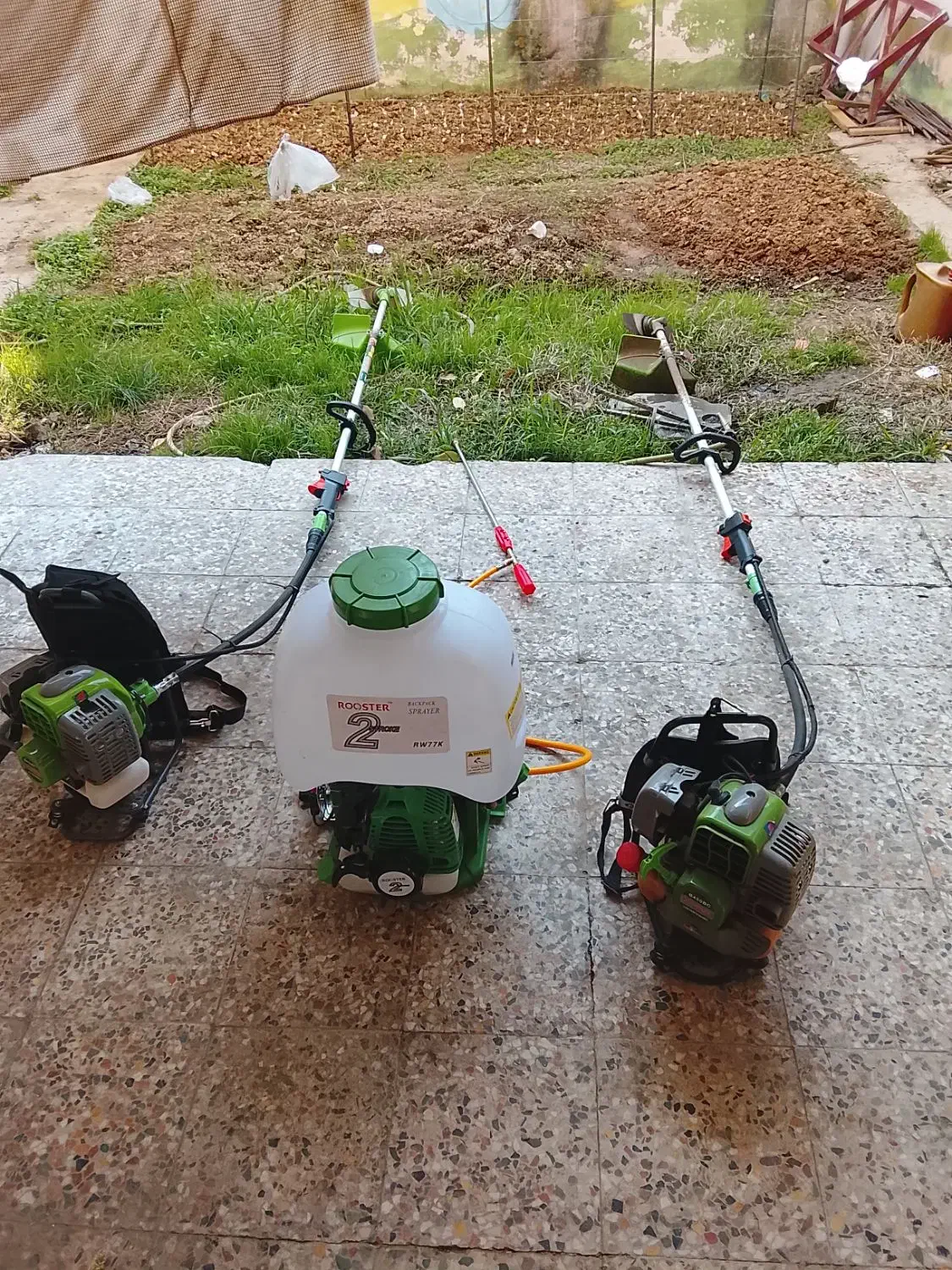 هرس باغ و زمین با دستگاه علف زن|خدمات باغبانی و درختکاری|صومعهسرا, |دیوار