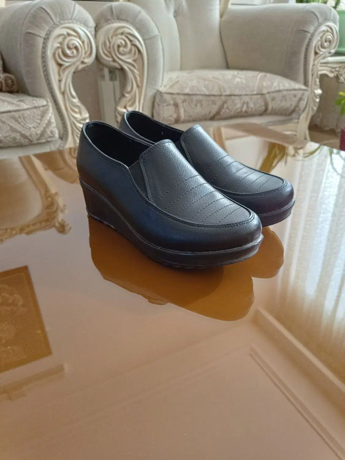 کفش پاشنه توپر|کیف، کفش، کمربند|کاشان, میدانگاه آقا|دیوار