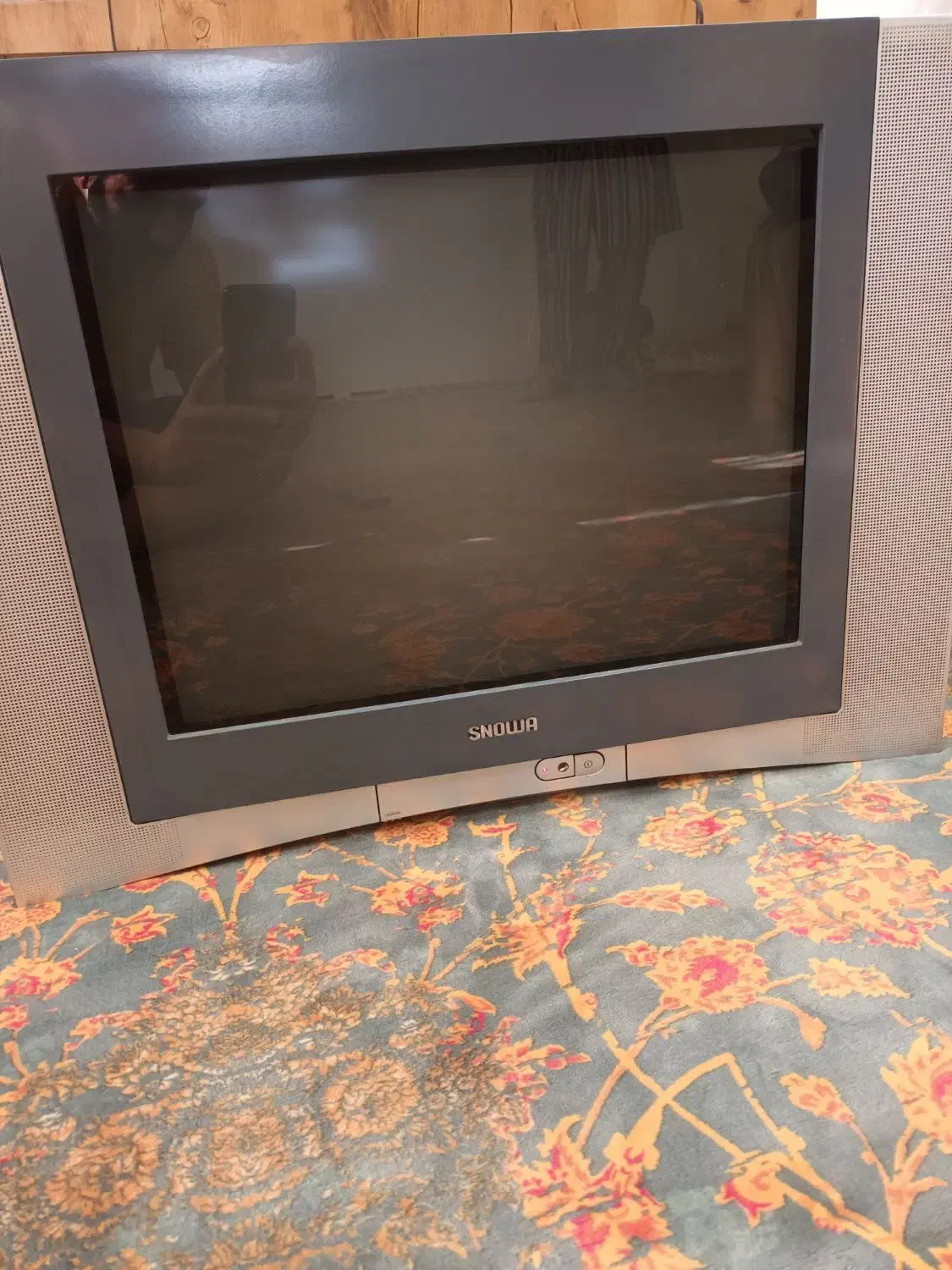 تلویزیون اسنوا اصل کره ۲۱ اینچ|تلویزیون و پروژکتور|رشت, شکار اسطلخ|دیوار