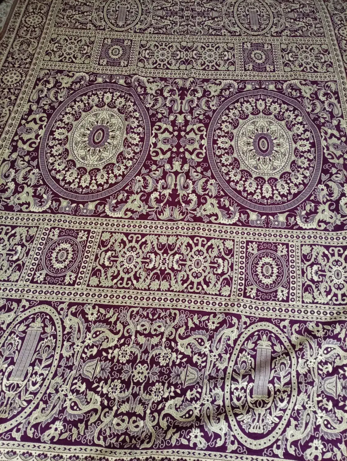 روفرشی|روفرشی|بروجرد, |دیوار