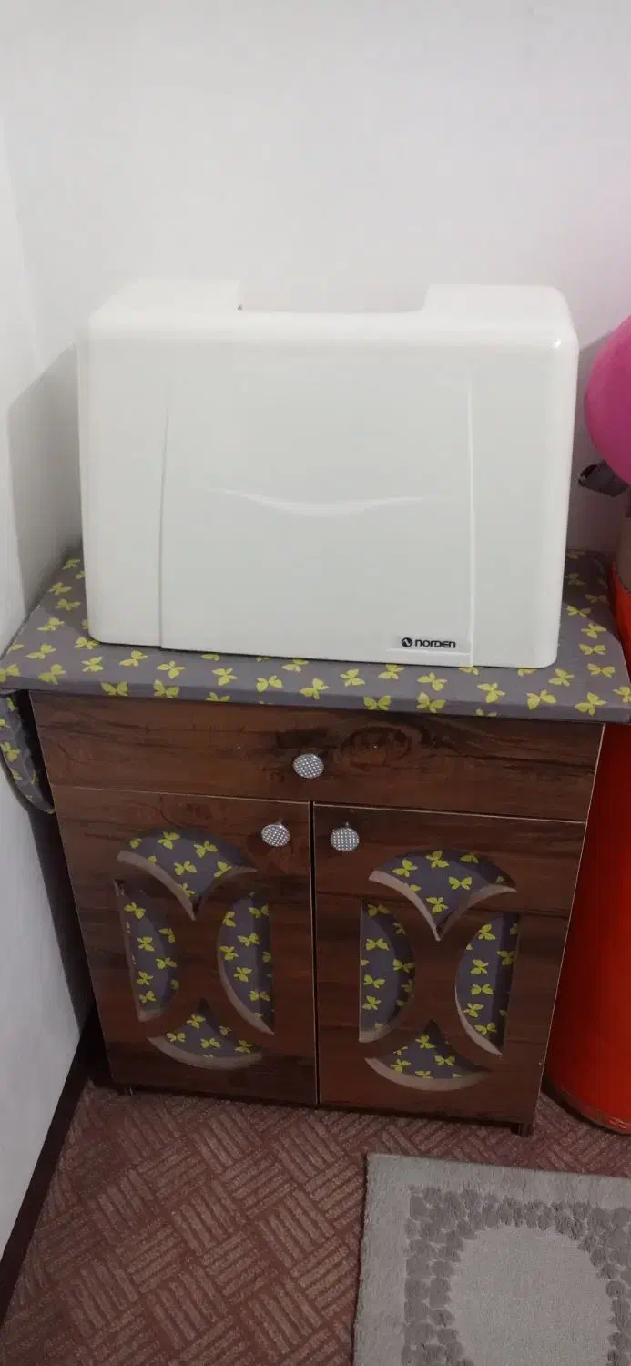 میز چرخ خیاطی و میز اتو|اتو و لوازم اتو|خمینی‌شهر, |دیوار