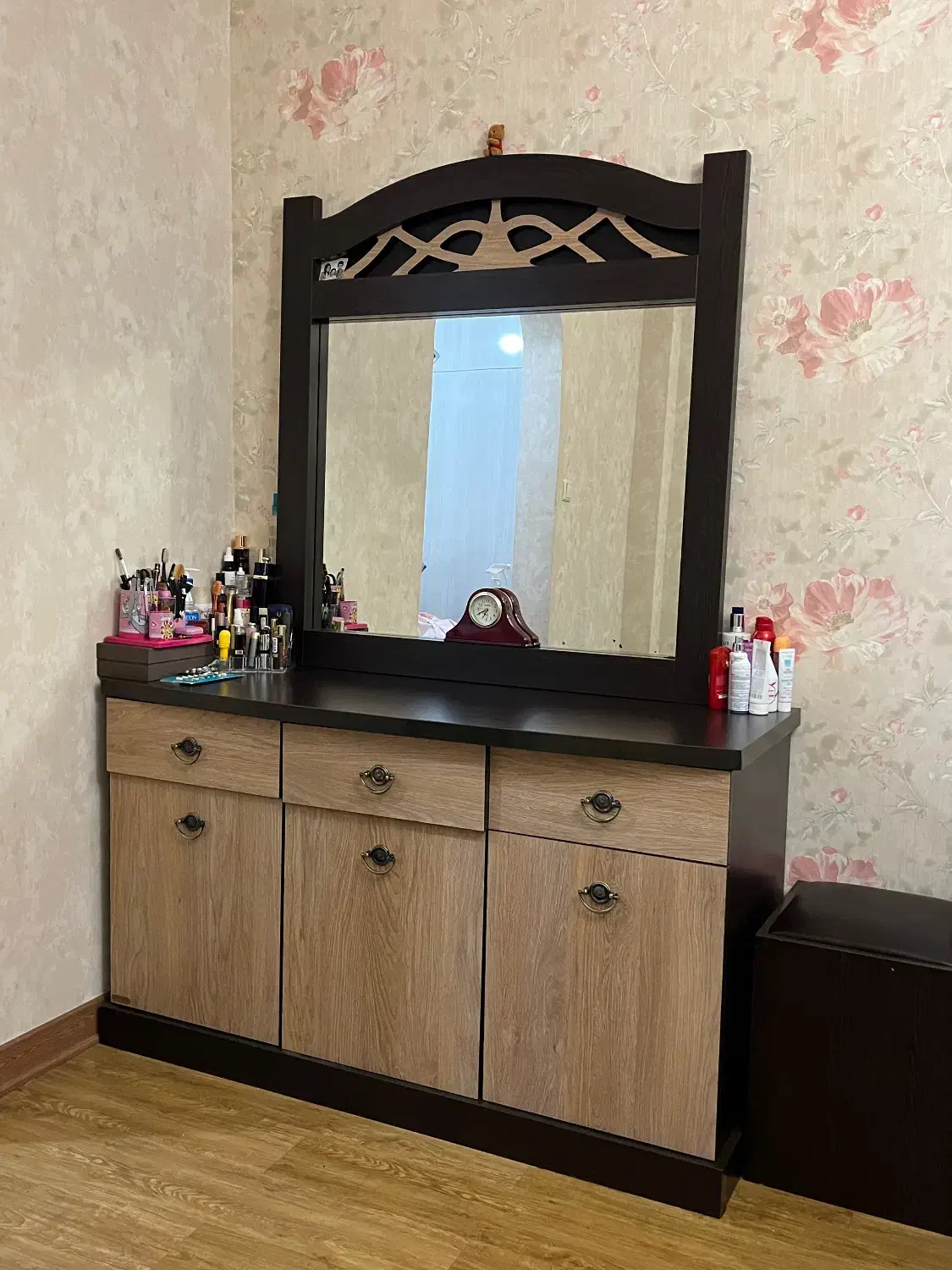 سرویس خواب|تخت و سرویس خواب|رشت, دیلمان|دیوار