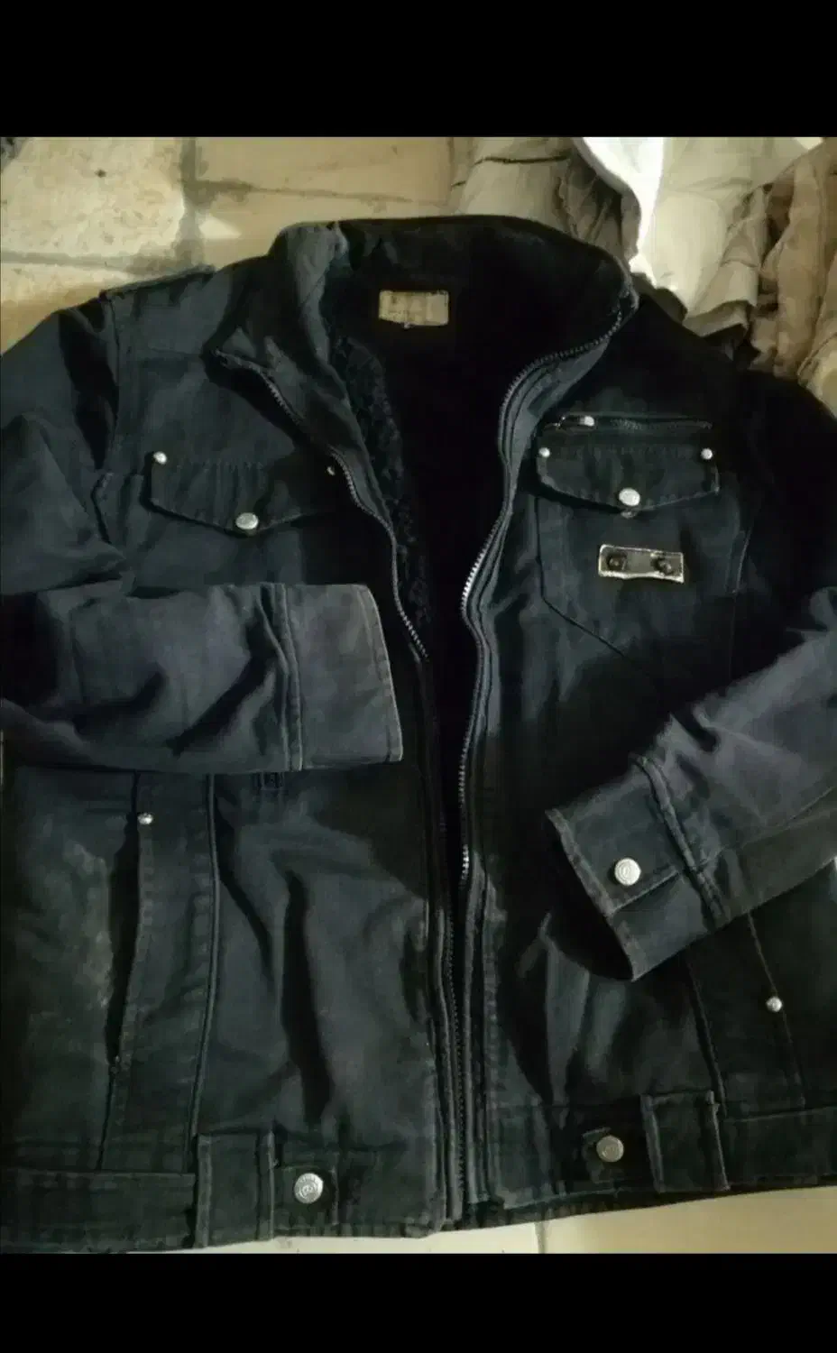 کاپشن خارجی|لباس|جهرم, |دیوار