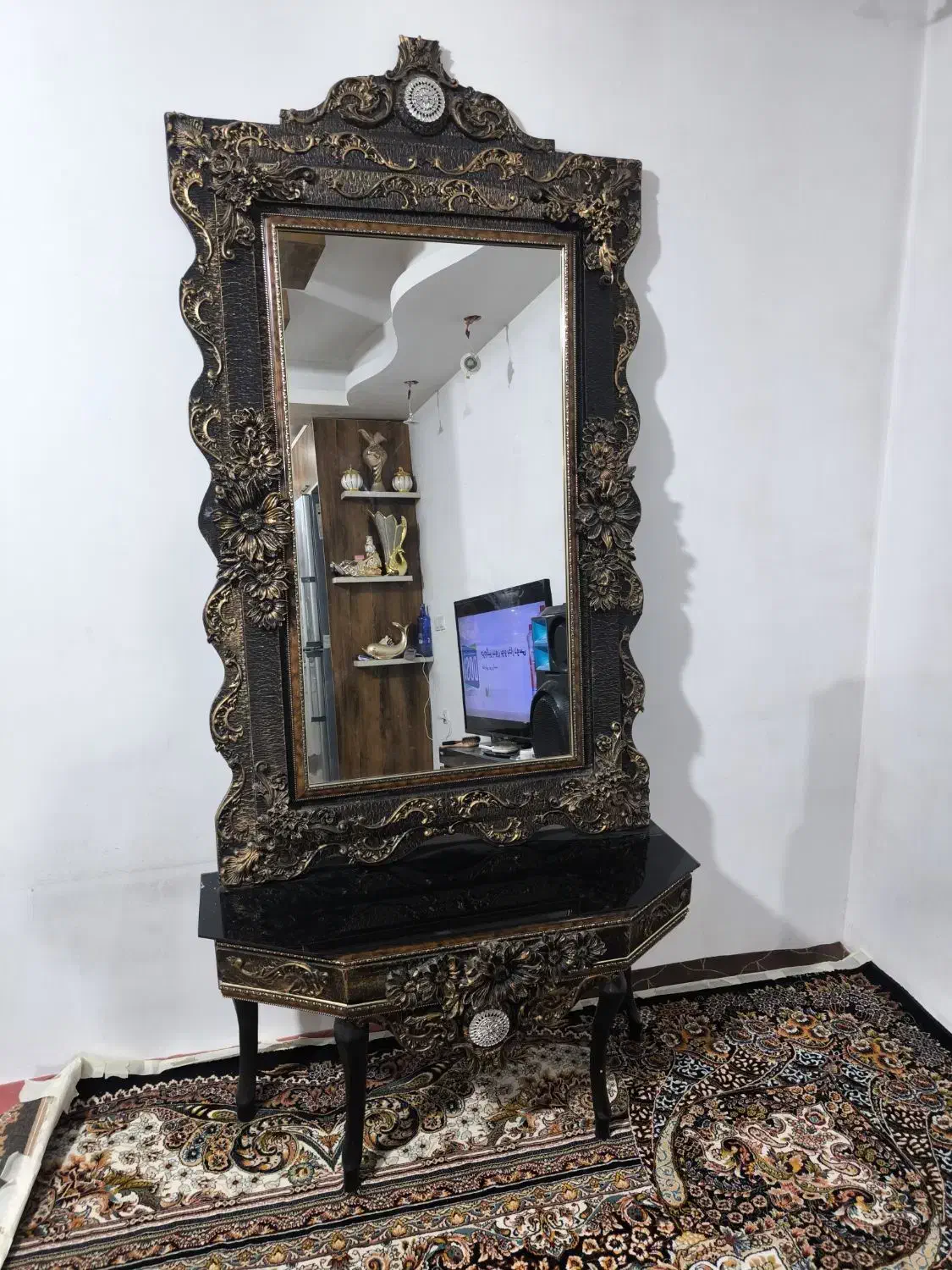 آیینه|آینه|کرج, آق تپه|دیوار