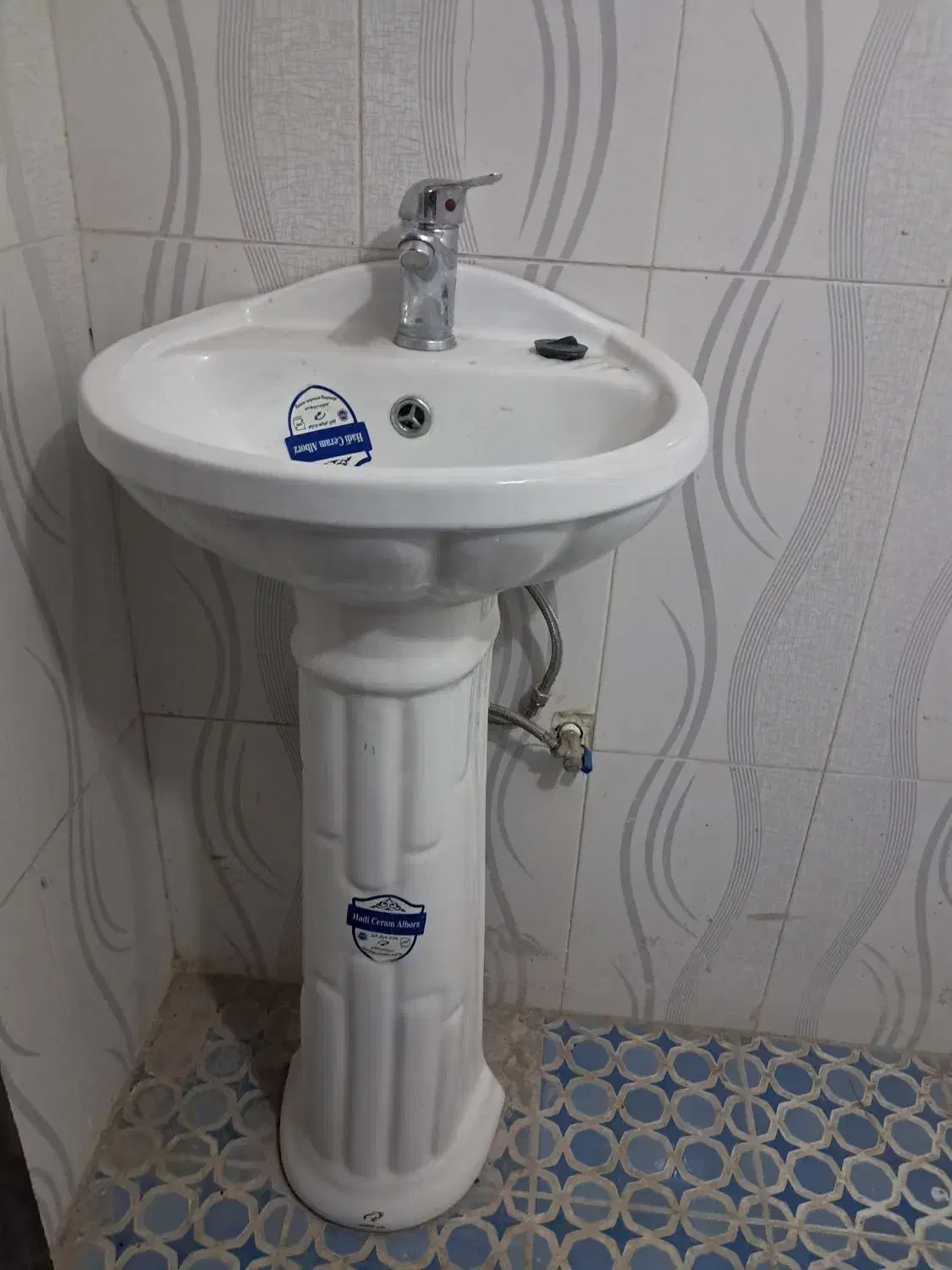 روشویی|لوازم سرویس بهداشتی|پیر بکران, |دیوار