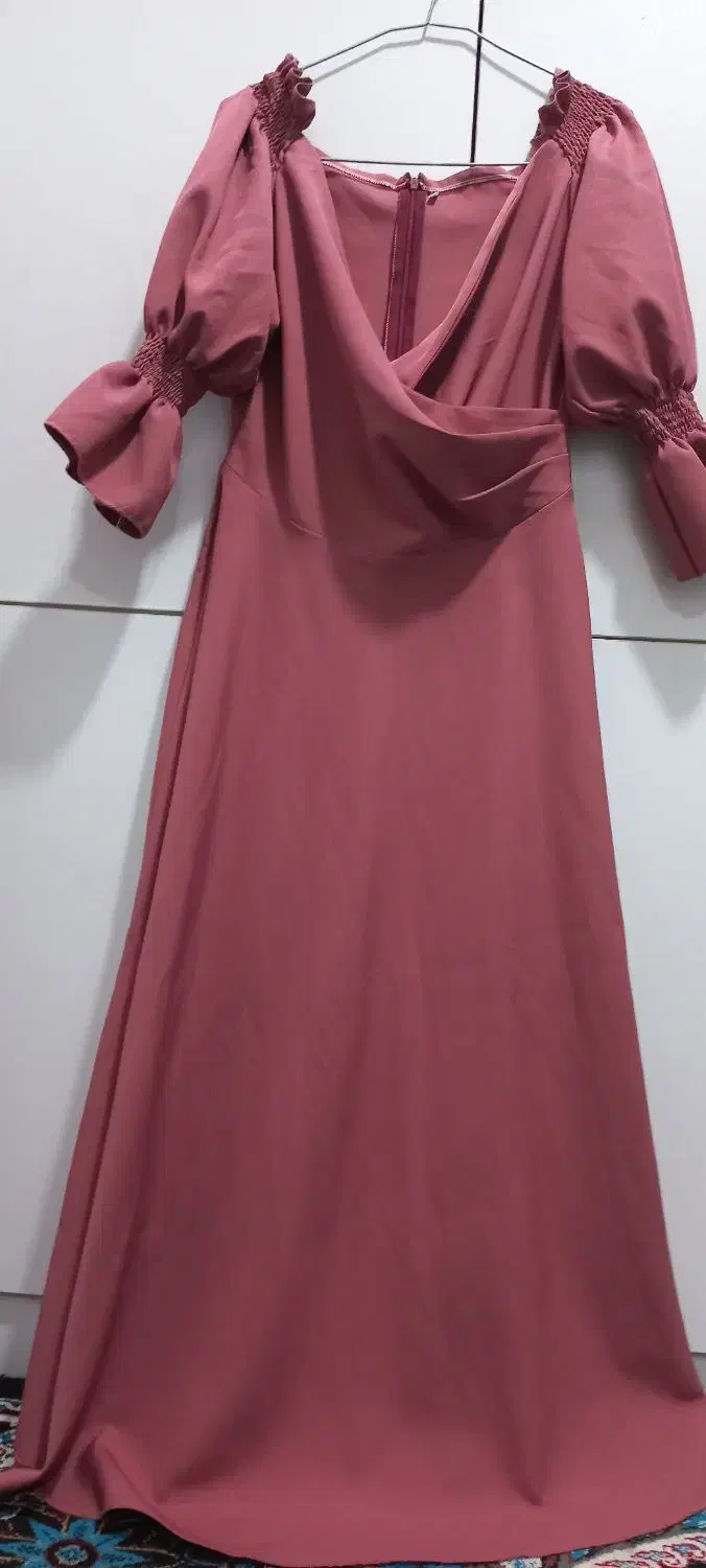 لباس مجلسی|لباس|رباط‌کریم, رباط‌کریم|دیوار