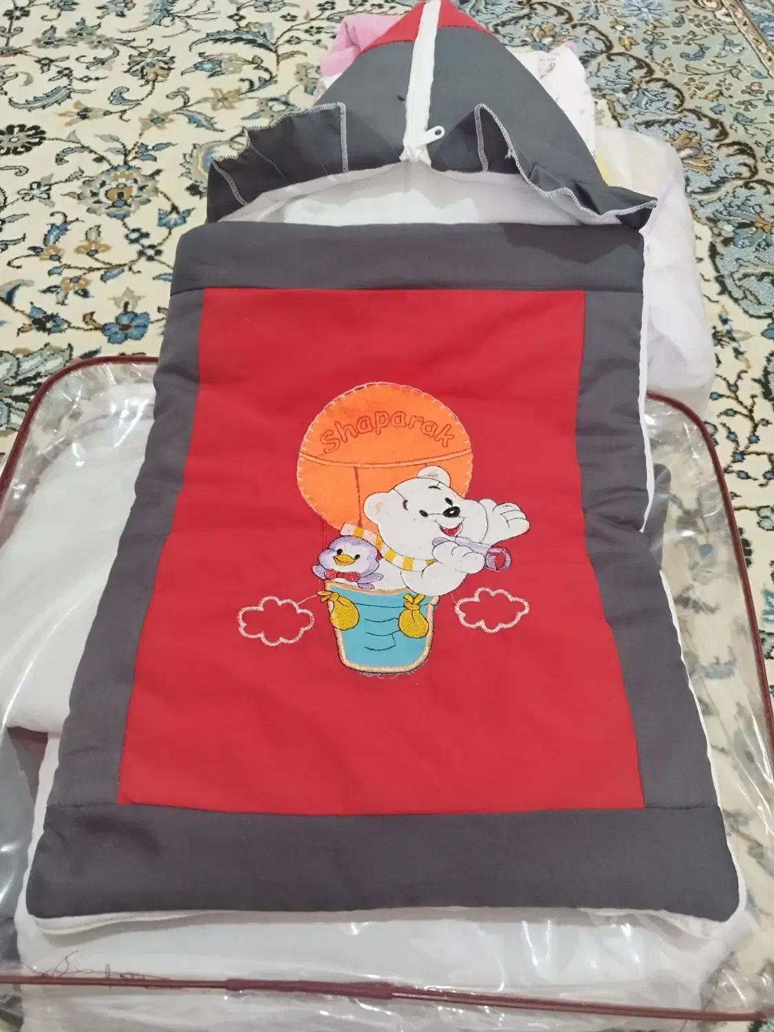 سرویس بچگانه به همراه لباس نوزادی خیلی تمیزو نو|اسباب و اثاث بچه|دورود, |دیوار