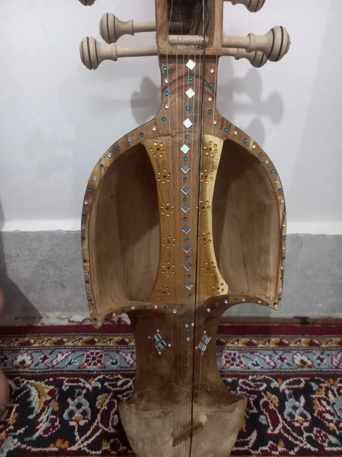 قیچک نو بلوچی|سازهای سنتی|زابل, |دیوار