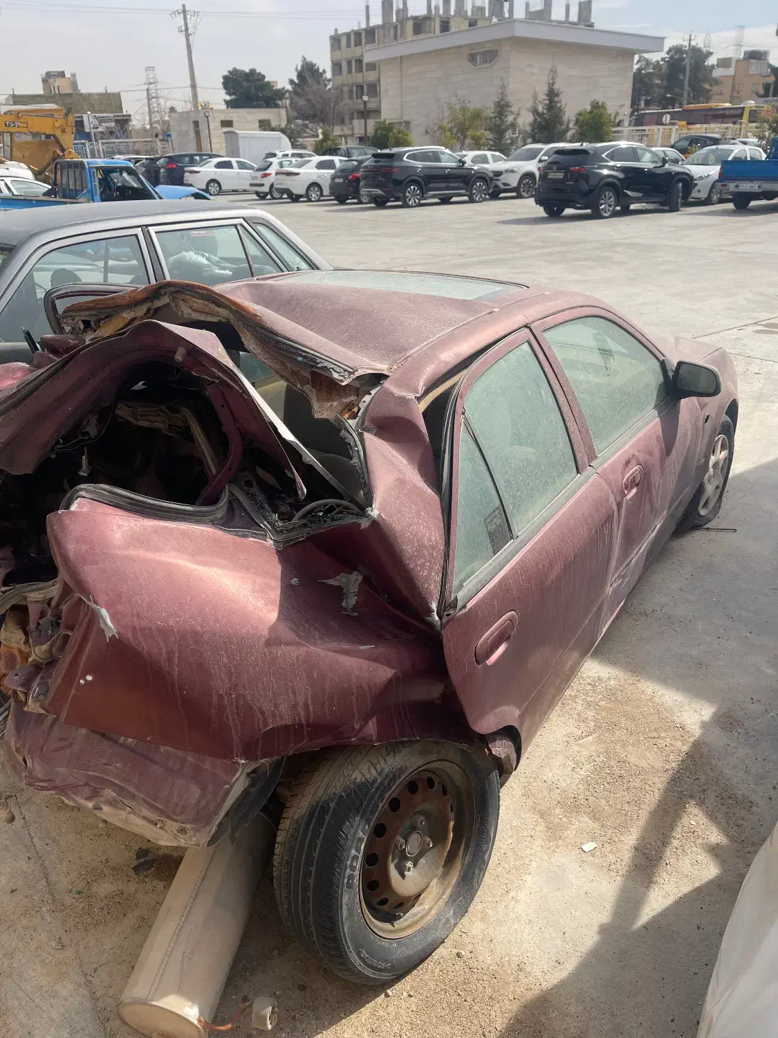 مزدا ۳۲۳مدل ۸۴ تصادفی|خودرو سواری و وانت|شیراز, شهرک سراج|دیوار