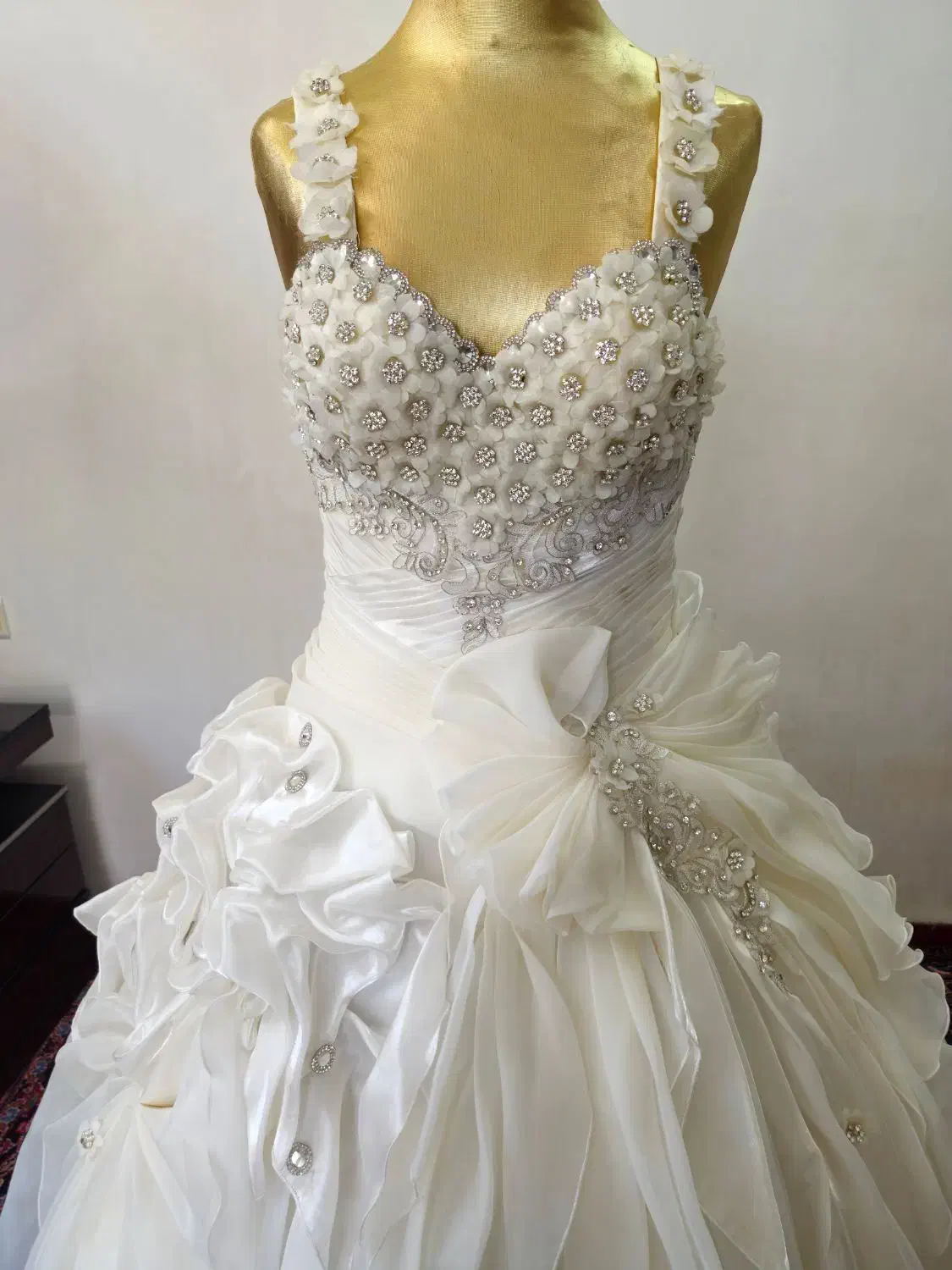 لباس عروس|لباس|مرند, |دیوار