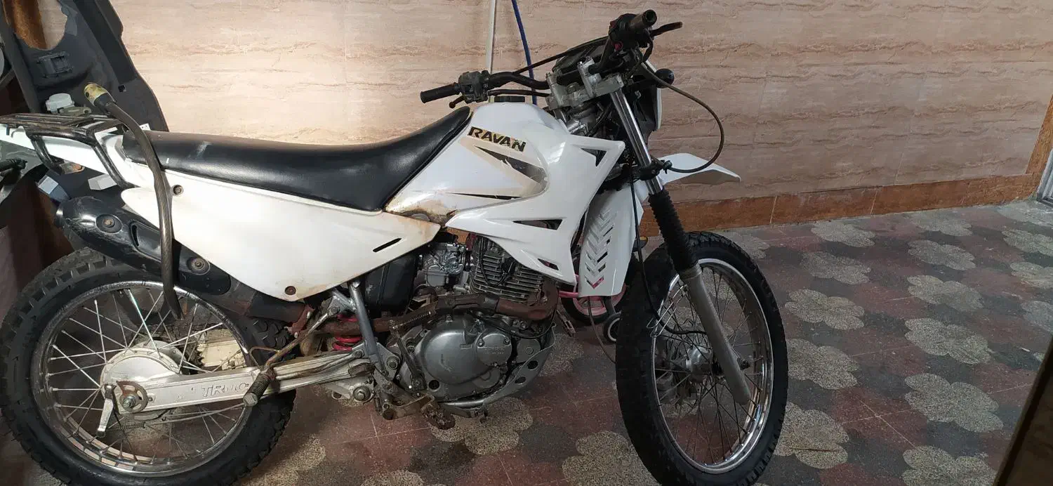 تریل 200|خودرو سواری و وانت|اندیمشک, |دیوار