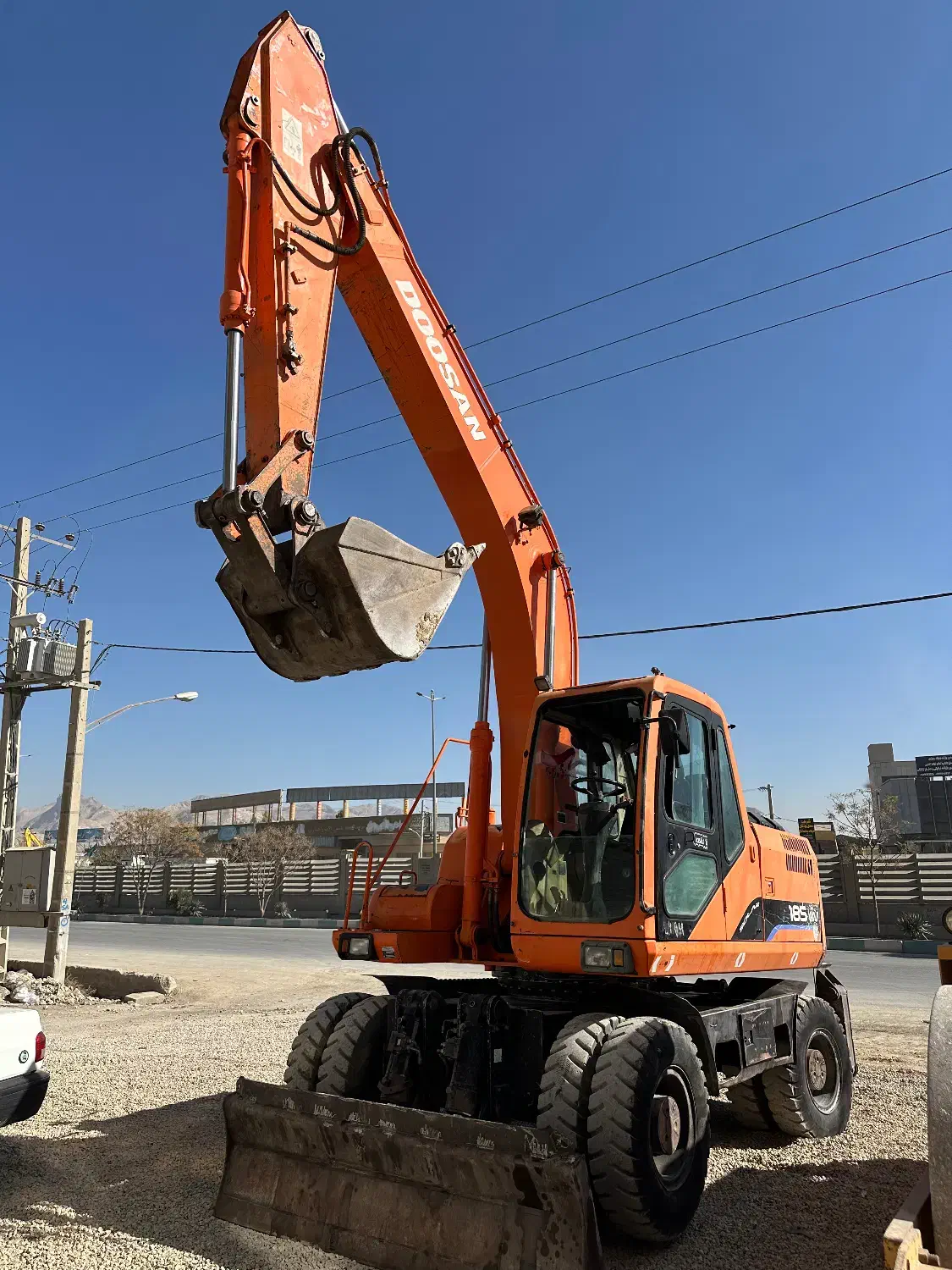 دوسان ۱۸۵ برای فروش|خودرو سنگین|ابریشم, |دیوار