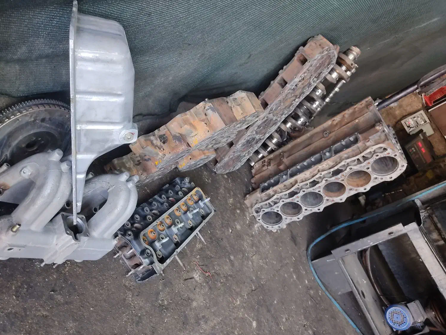 قطعه شویی  سبک و سنگین ایرانی و خارجی|خدمات موتور و ماشین|شیراز, دشت چنار|دیوار