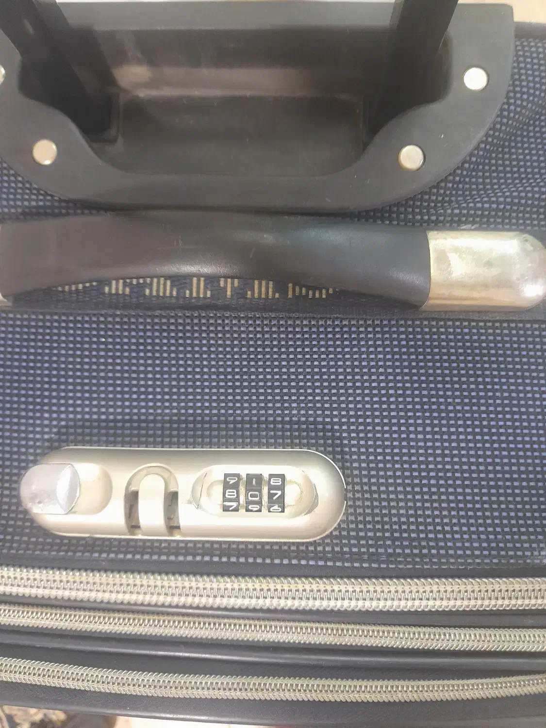 چمدان بزرگ درحدنو|کیف، کفش، کمربند|کرمانشاه, |دیوار