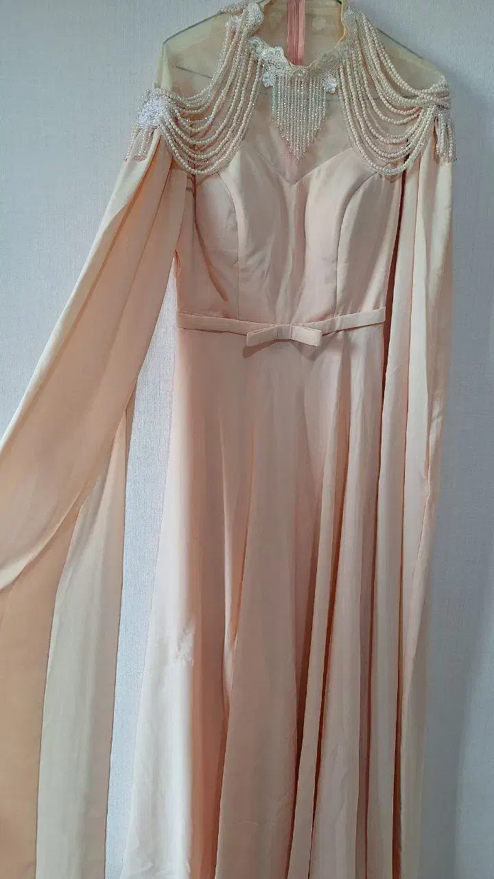 لباس مجلسی|لباس|مشکین‌دشت, |دیوار