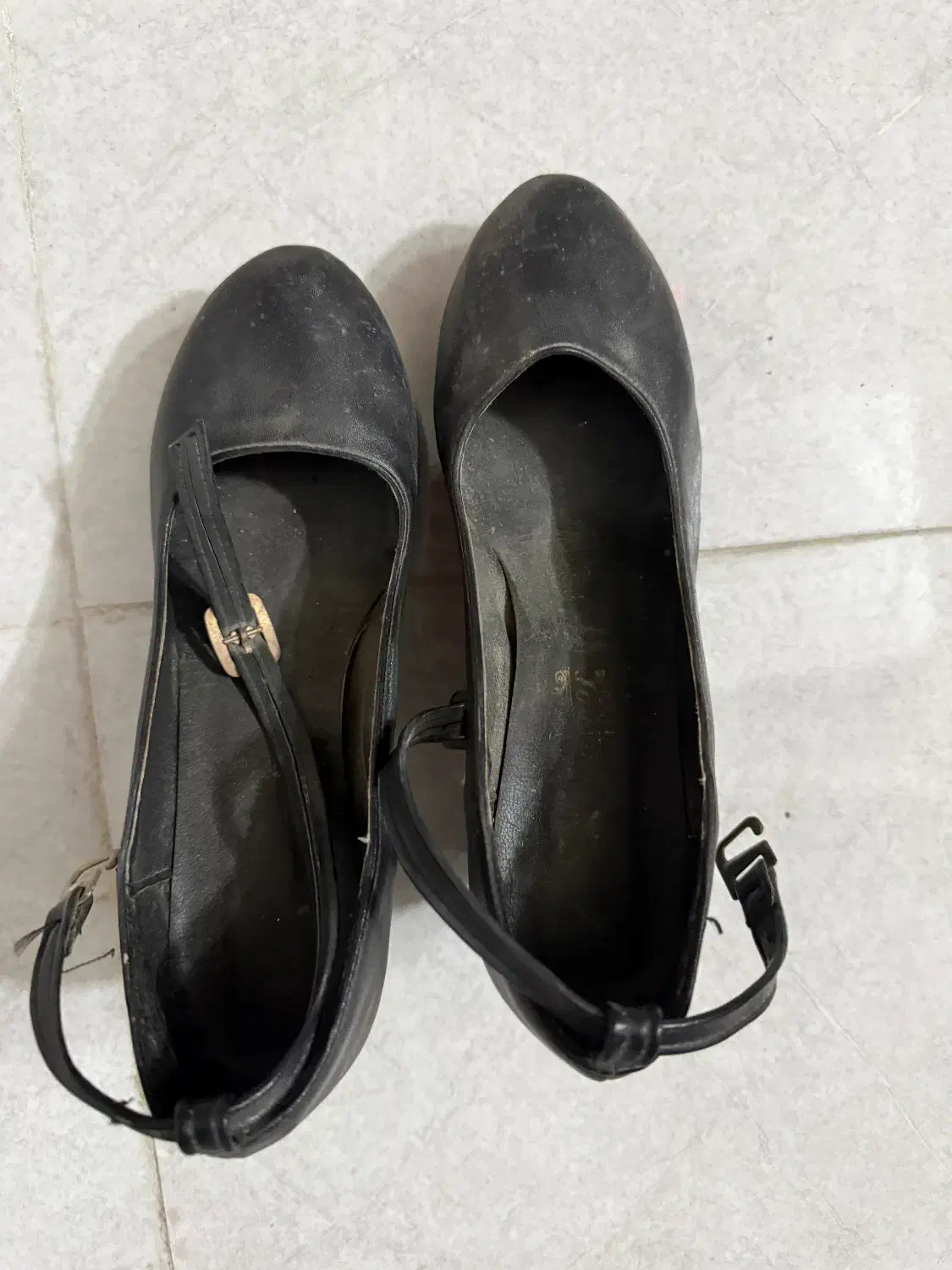 کفش نو|کیف، کفش، کمربند|جهرم, |دیوار