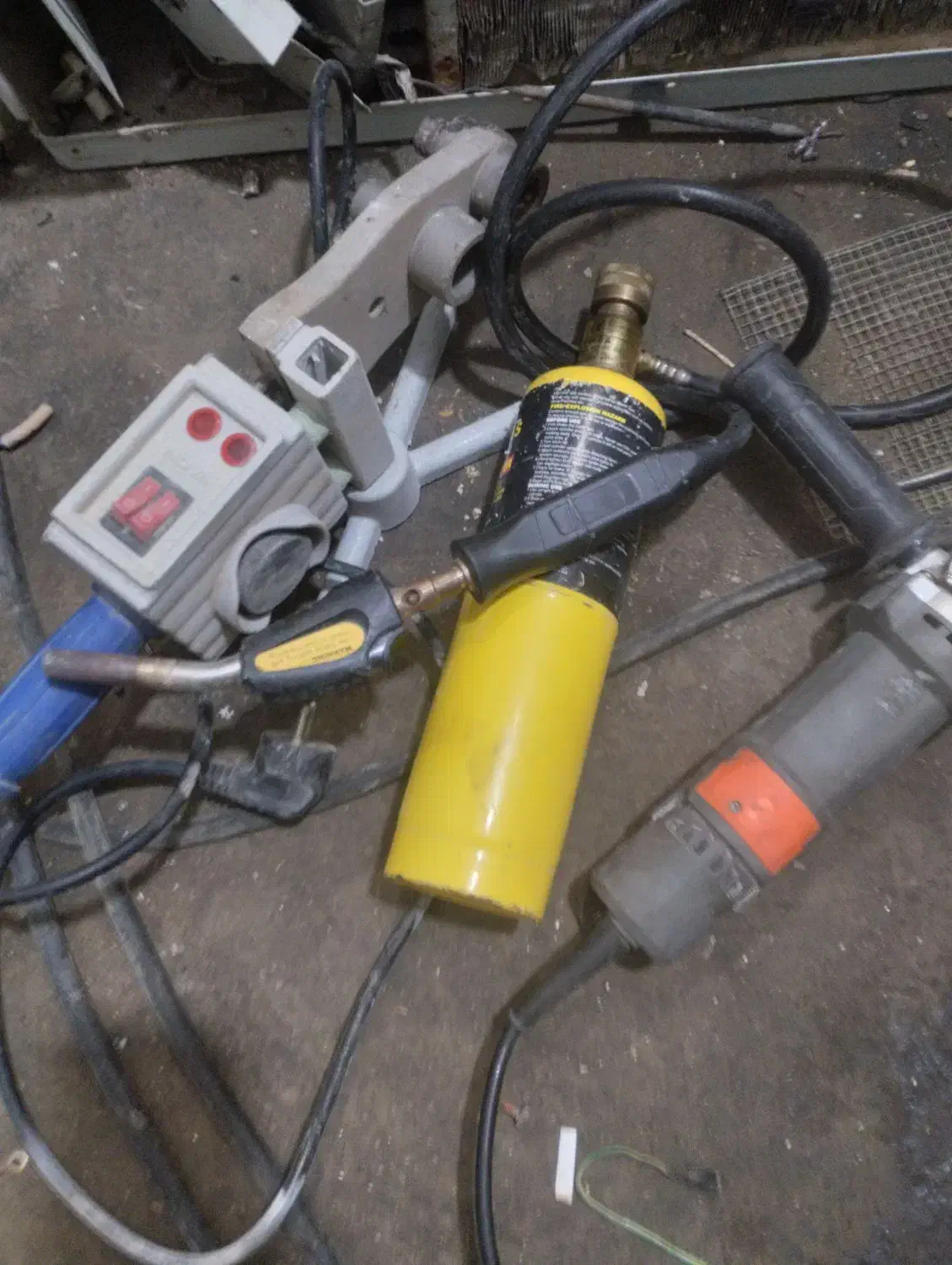 لوله کشی آب فاضلاب|خدمات پیشه و مهارت|میناب, |دیوار